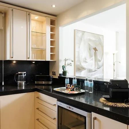 Apartmán Banus - Banus Playa Rocio, Brand New, Direct Access To The Beach, Terrace Direct Views Of The Garden & Pool, 3-min Walk To Puerto Banus , Super Bright *