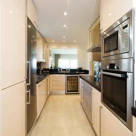 Apartmán Banus - Banus Playa Rocio, Brand New, Direct Access To The Beach, Terrace Direct Views Of The Garden & Pool, 3-min Walk To Puerto Banus , Super Bright *